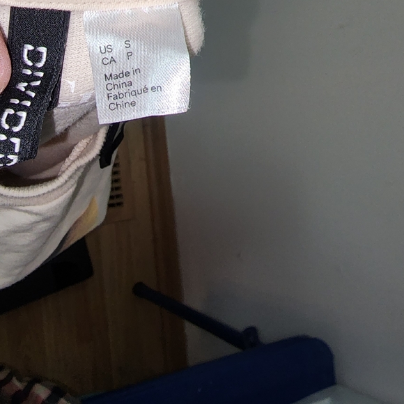 Ariana Grande Divided Cream Crewneck S - Picture 9 of 10